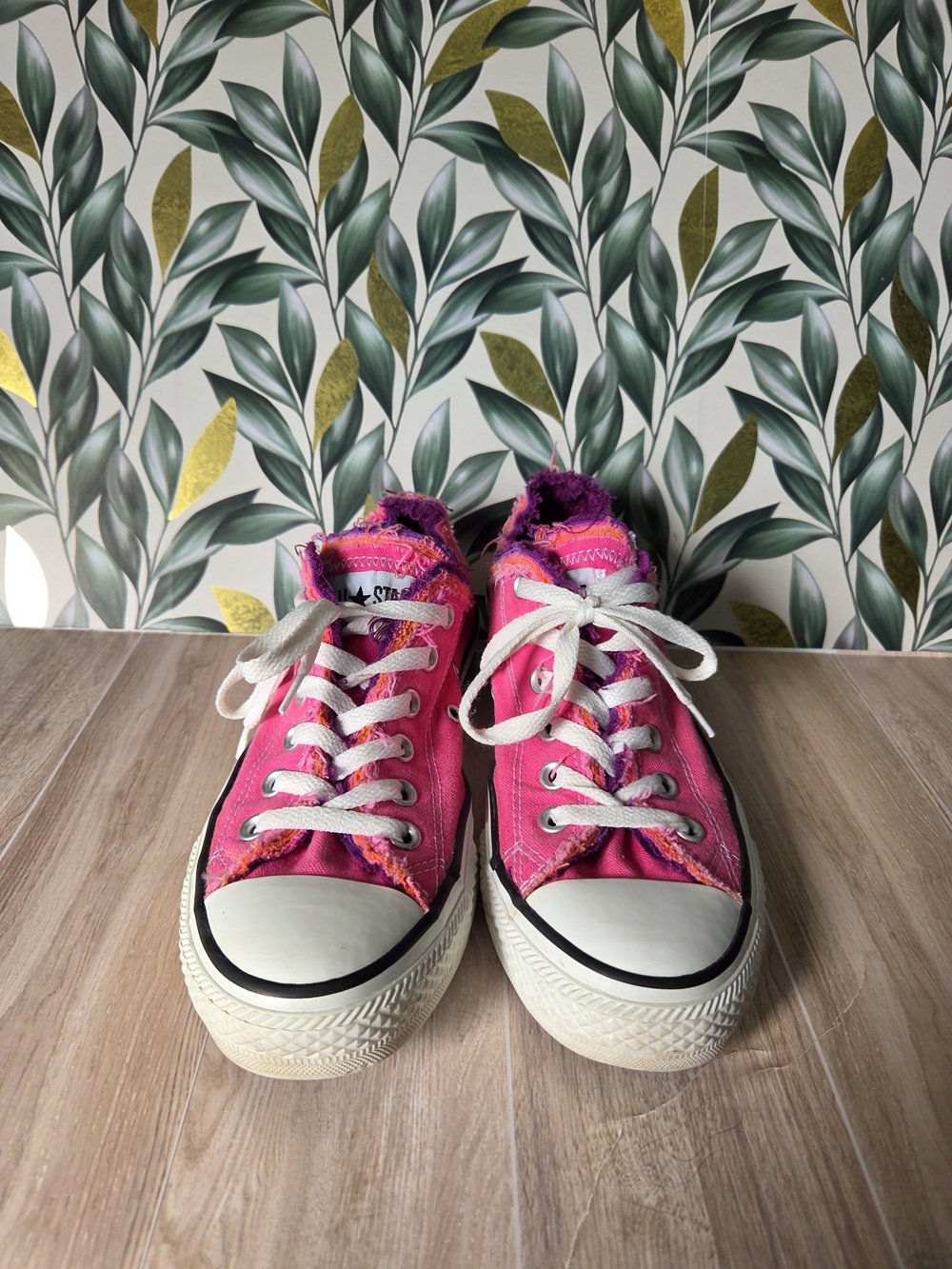 Converse Chuck Taylor Multi Collar Frayed Pink Orange Purple Women’s Size 9